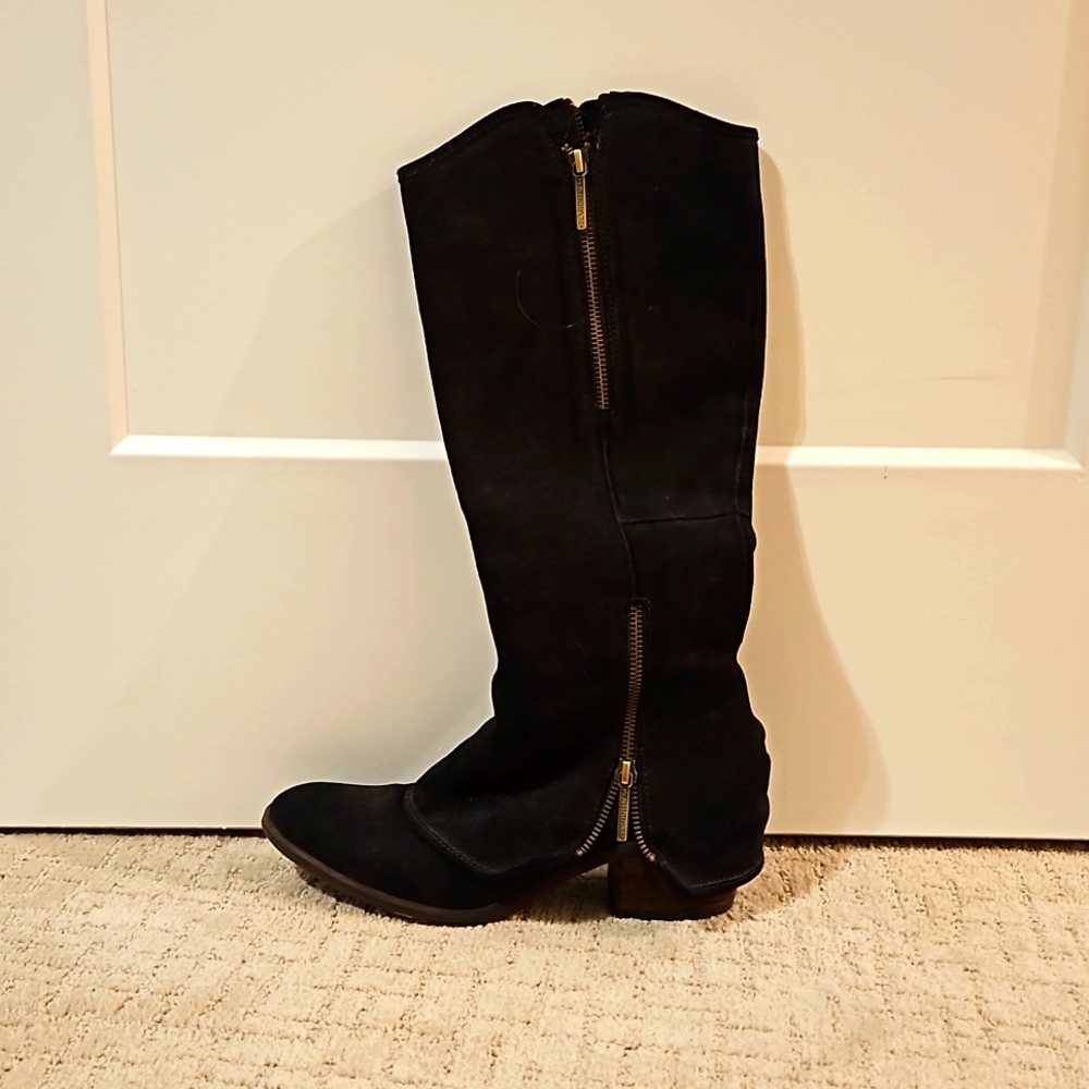 Donald Pliner Suede Boots